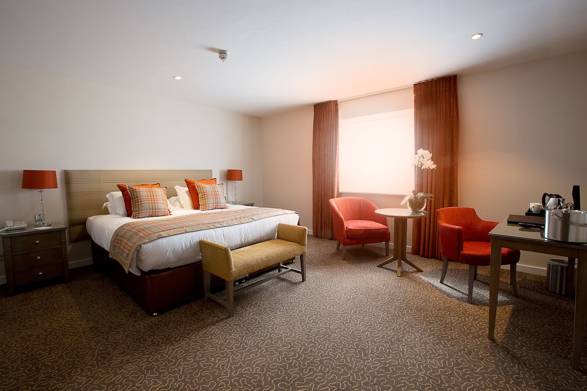 Superior Room, Accessible | Premium bedding, in-room safe, desk, laptop workspace