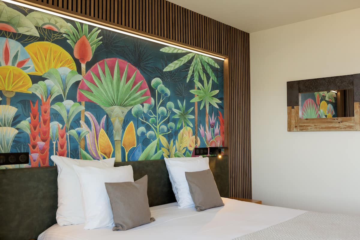 Chambre Confort, 1 très grand lit, vue mer