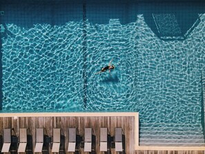 Seasonal outdoor pool, pool umbrellas, pool loungers - Hôtel Costa Salina (Porto-Vecchio)
