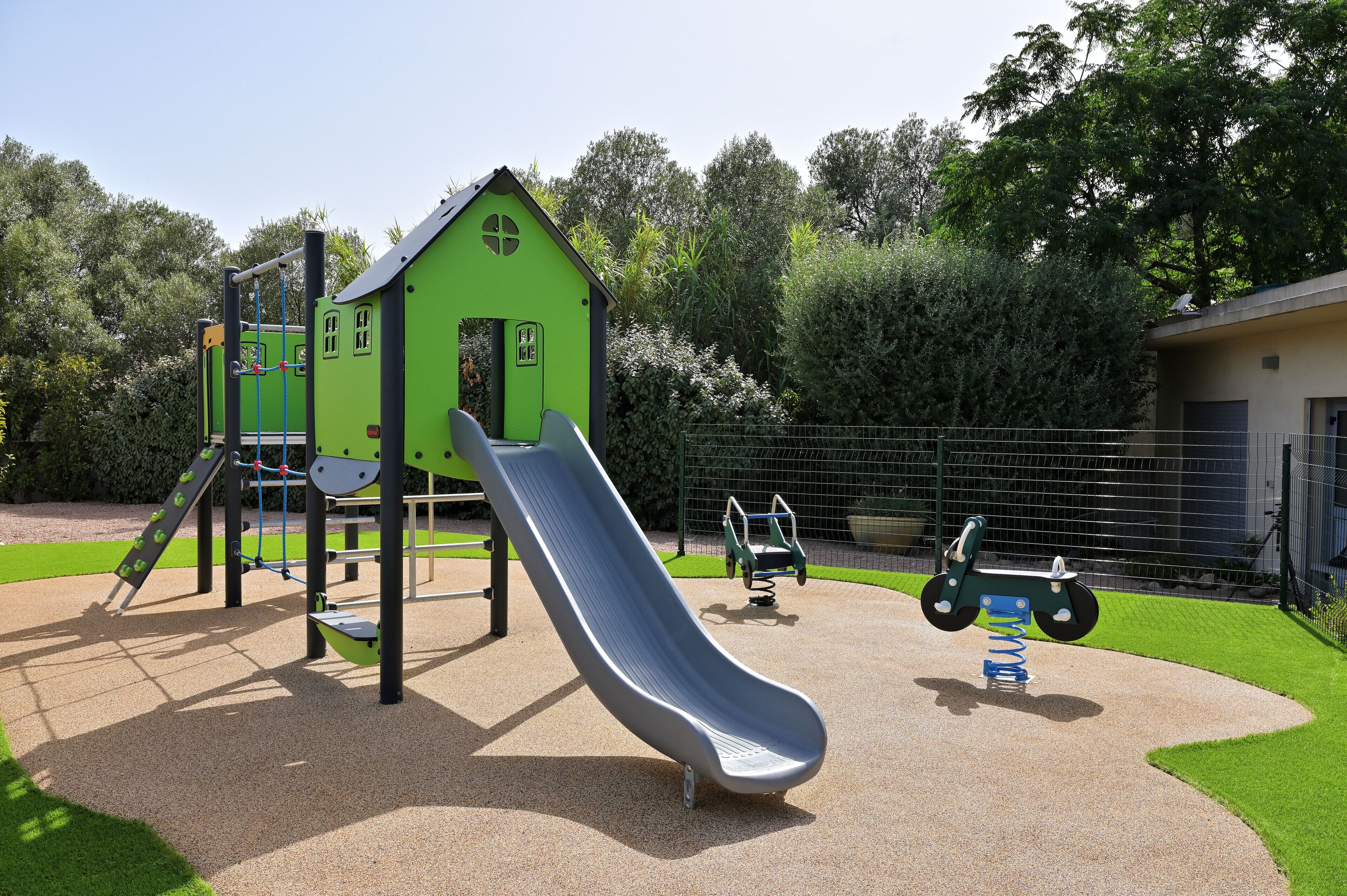 children’s play area – outdoor