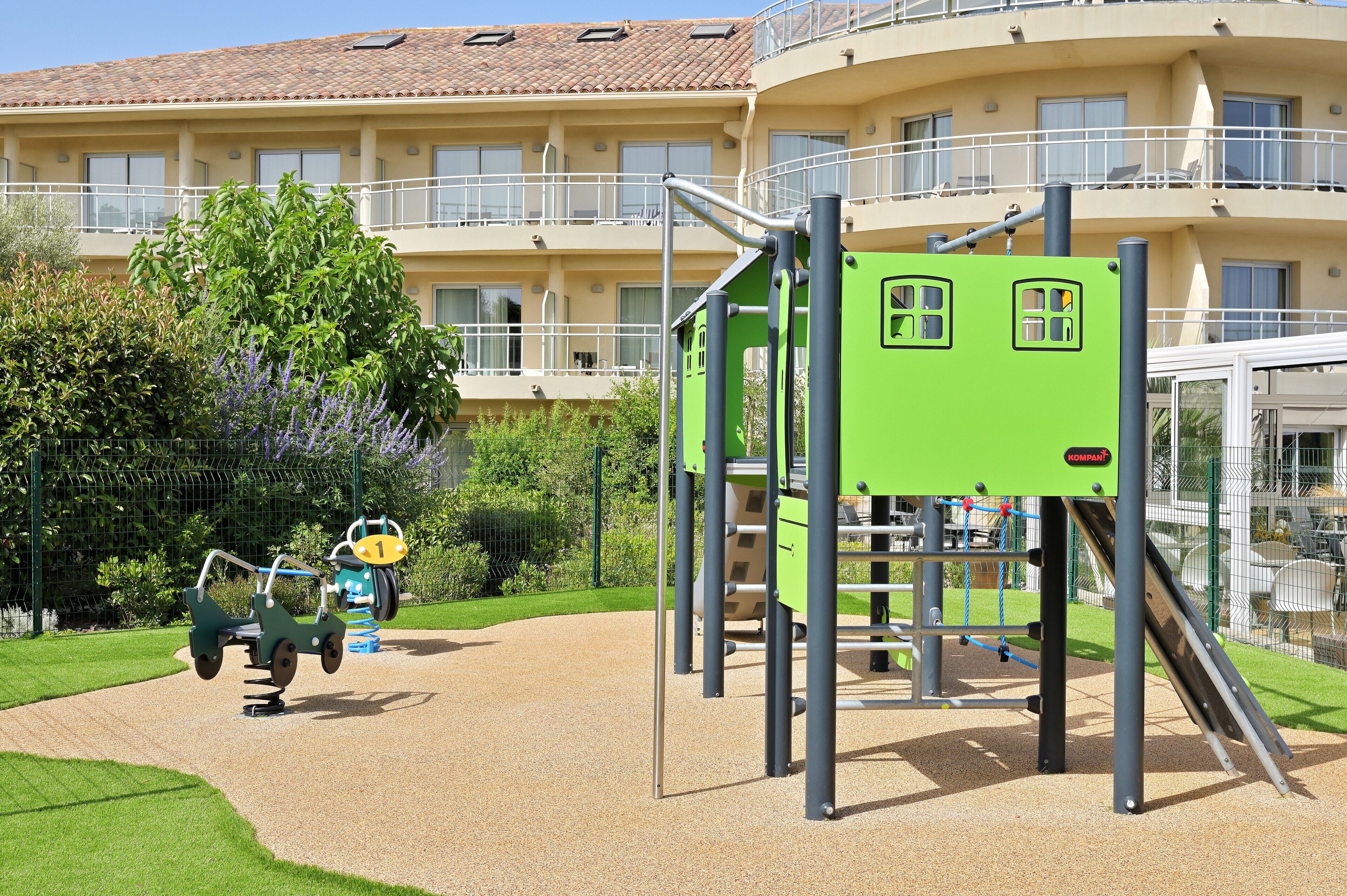 children’s play area – outdoor