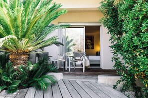 Minibar, in-room safe, desk, soundproofing