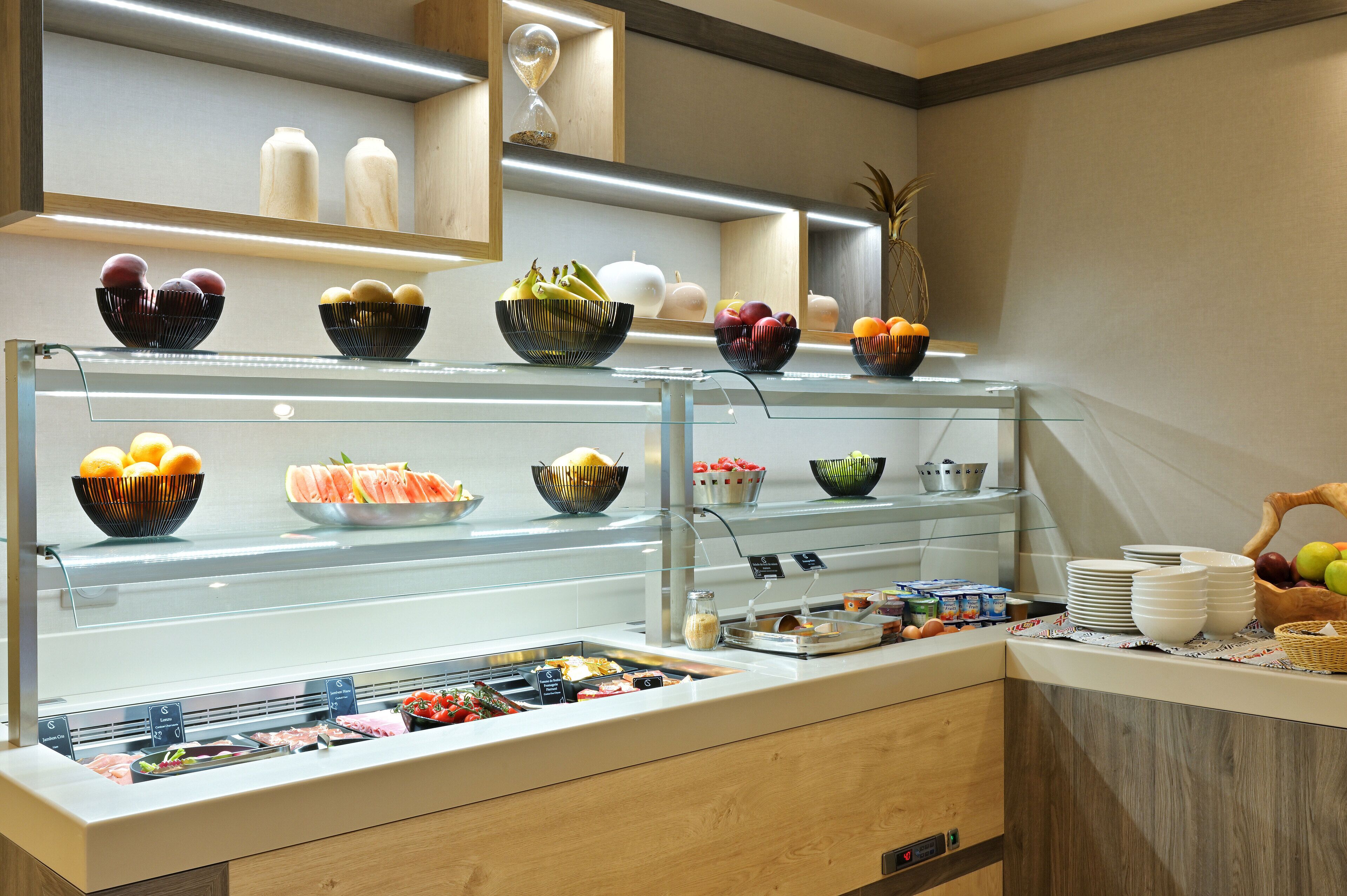 daily buffet breakfast (eur 23 per person)