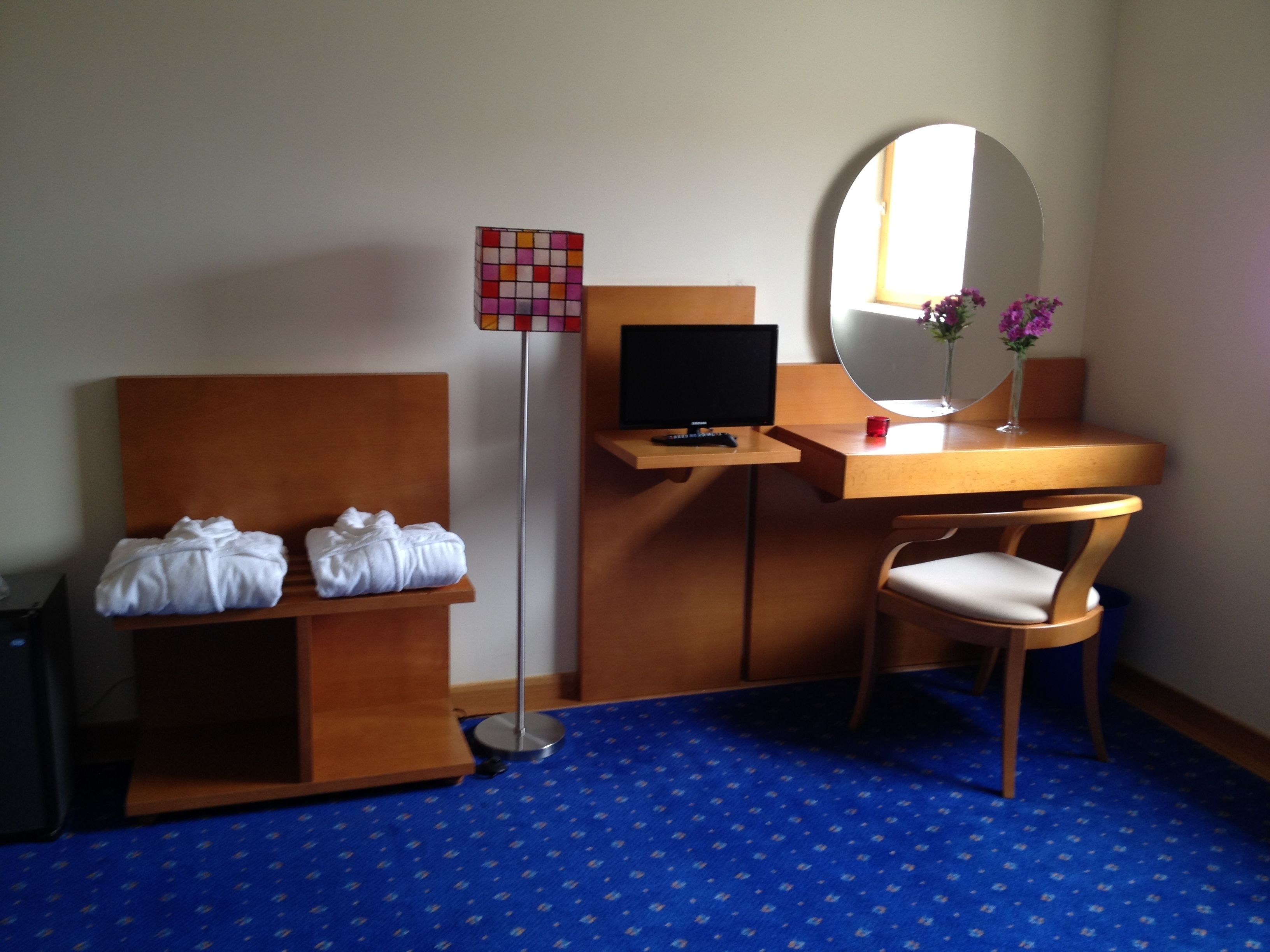 standard single room | room amenity