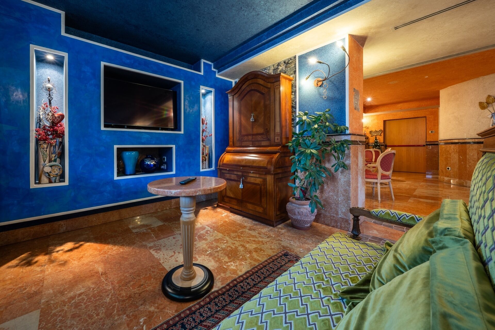 Coin salon dans le hall