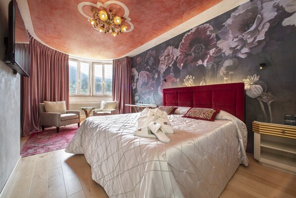 Ropa de cama de alta calidad y minibar 