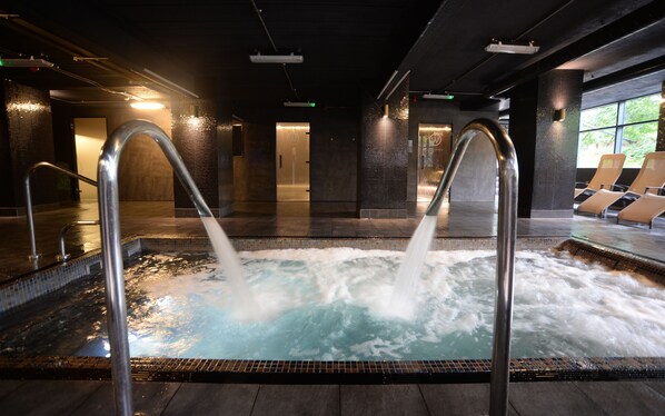 Bain à remous intérieur