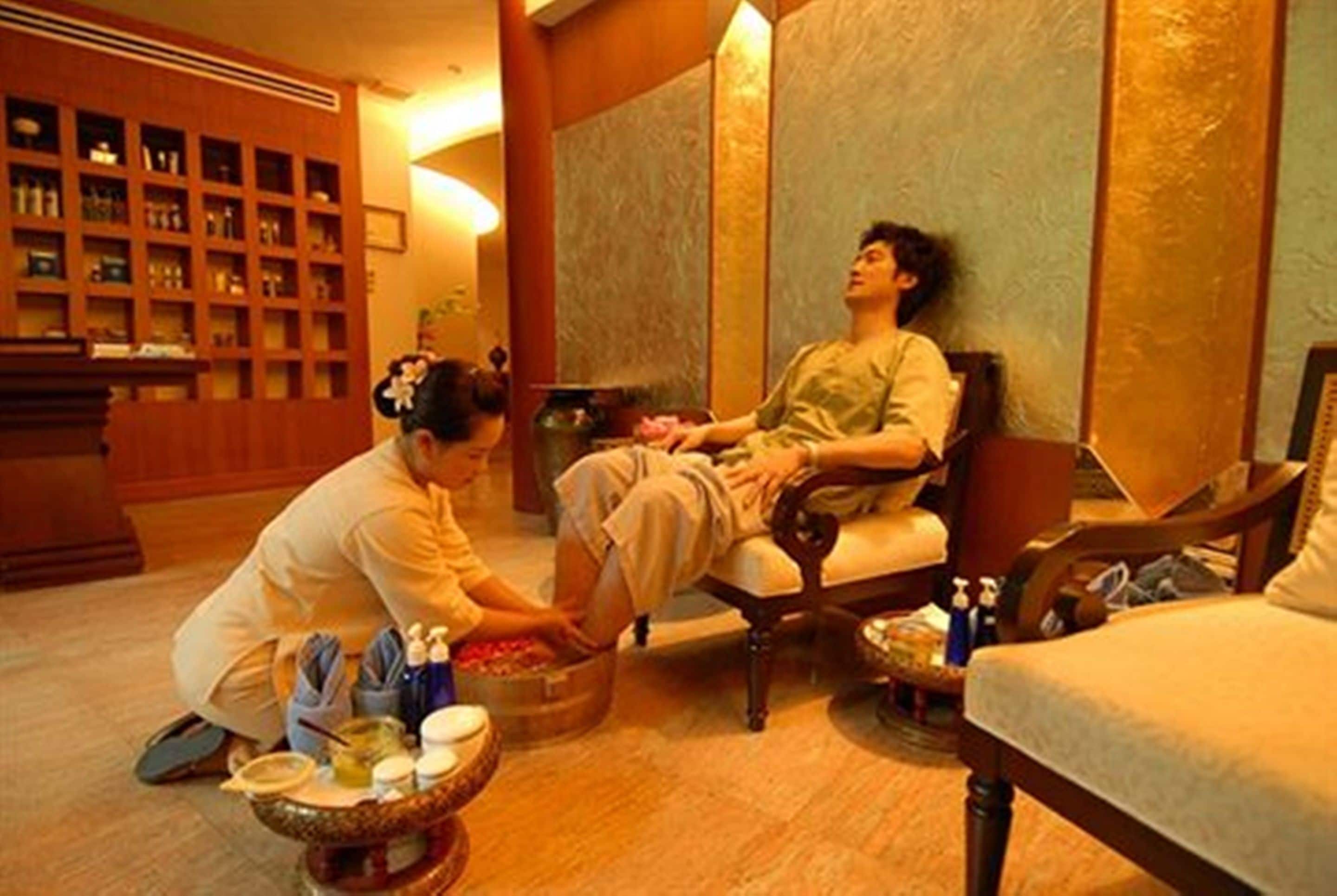 Sauna, baño turco, tratamientos corporales, masajes tailandeses 