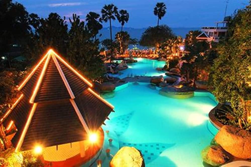 Long Beach Garden Hotel and Pavilions