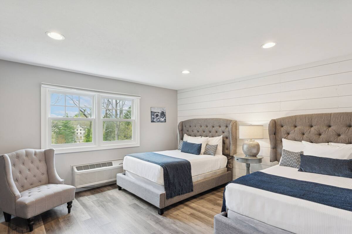Standard Room, 2 Double Beds | Premium bedding, minibar, desk, laptop workspace