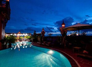 Ảnh chưa phân loại, 3 trong số 26 ảnh, nút