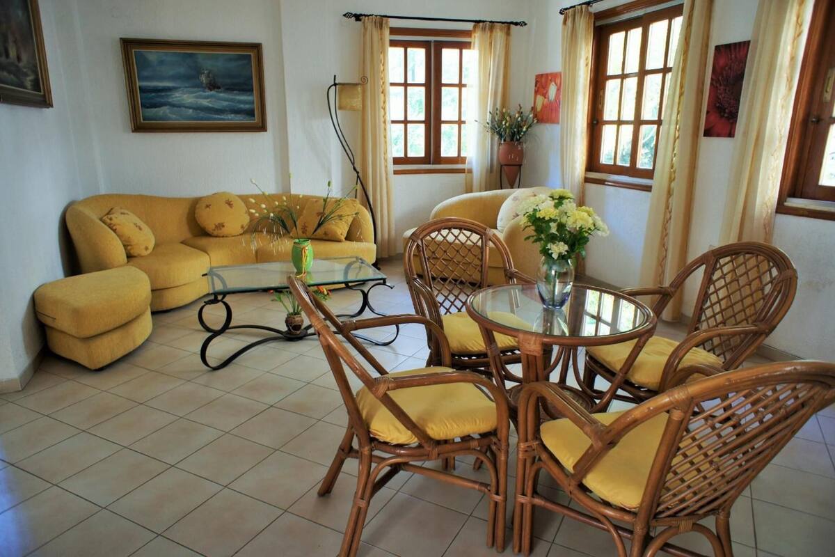 32-inch tv with digital channels