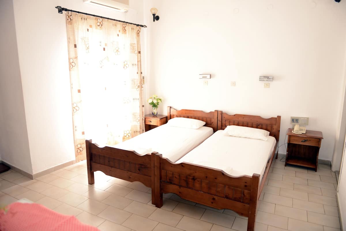 premium bedding, in-room safe, desk, iron/ironing board