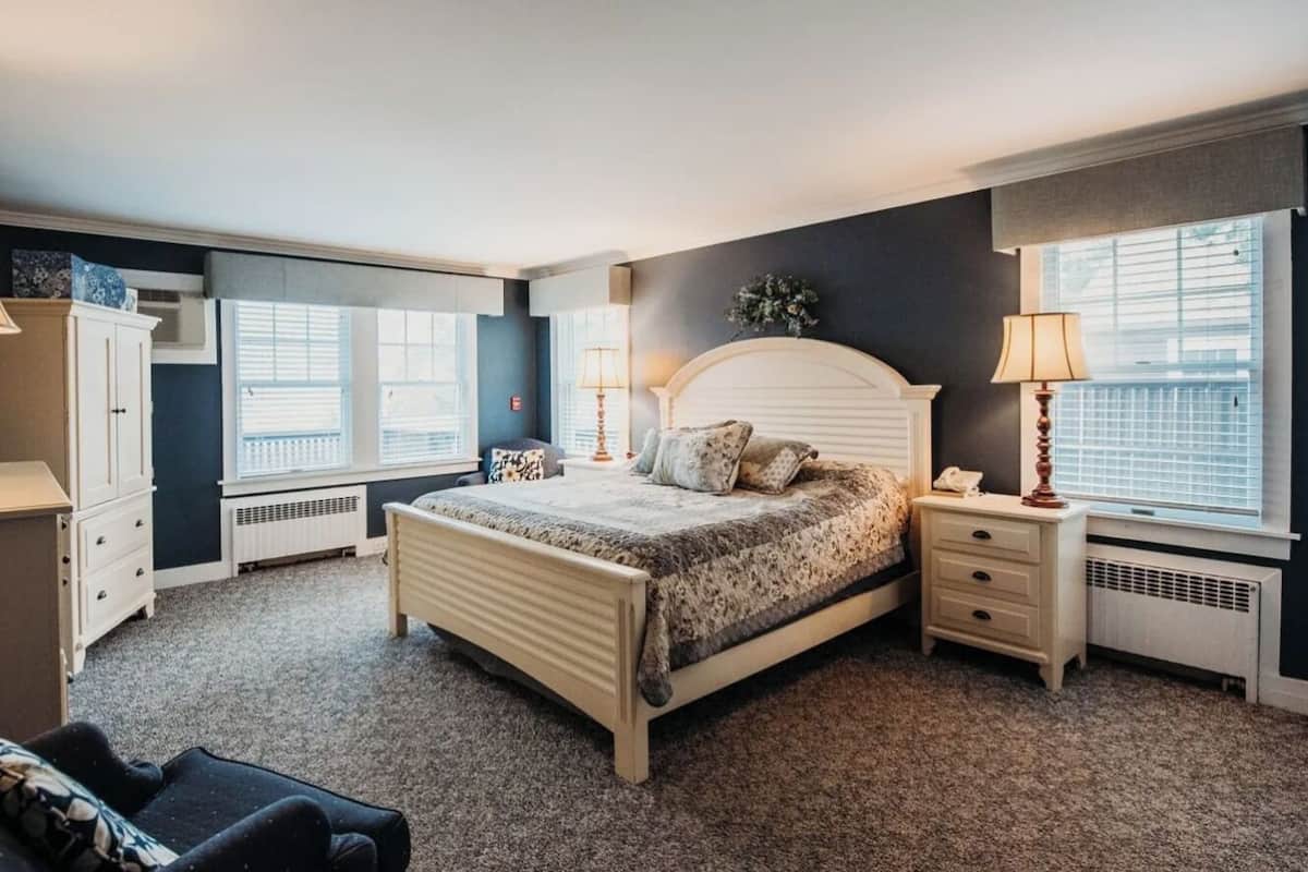 Norman Rockwell | Premium bedding, pillowtop beds, individually decorated