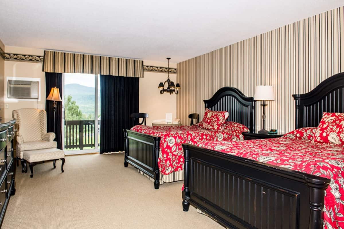 2 queen beds | premium bedding, individually decorated, individually furnished