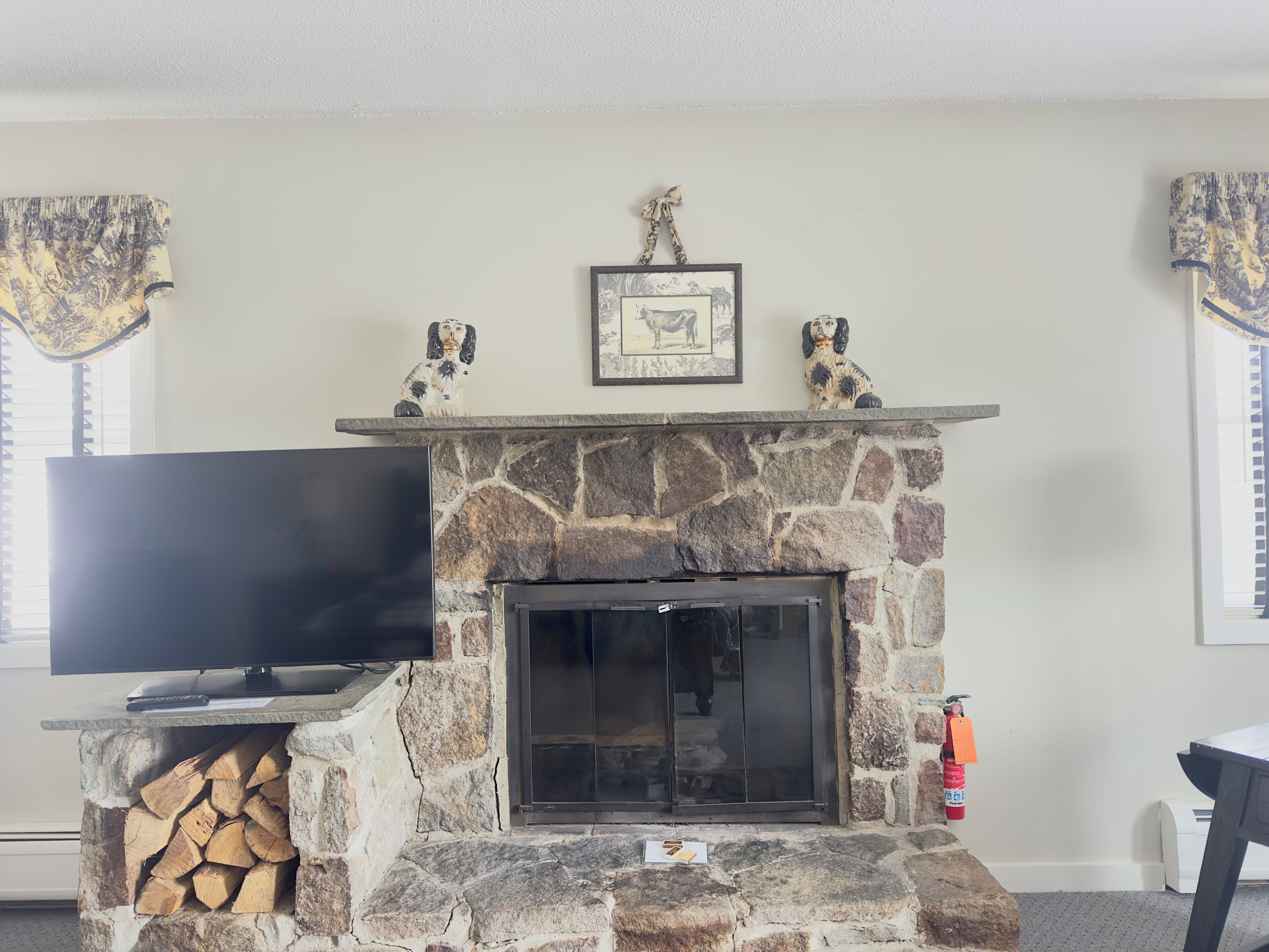 Premium King - Fireplace | Premium bedding, pillowtop beds, individually decorated