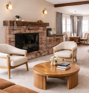 Open Living Suite | Premium bedding, pillowtop beds, individually decorated - The Manchester View (Manchester Center)