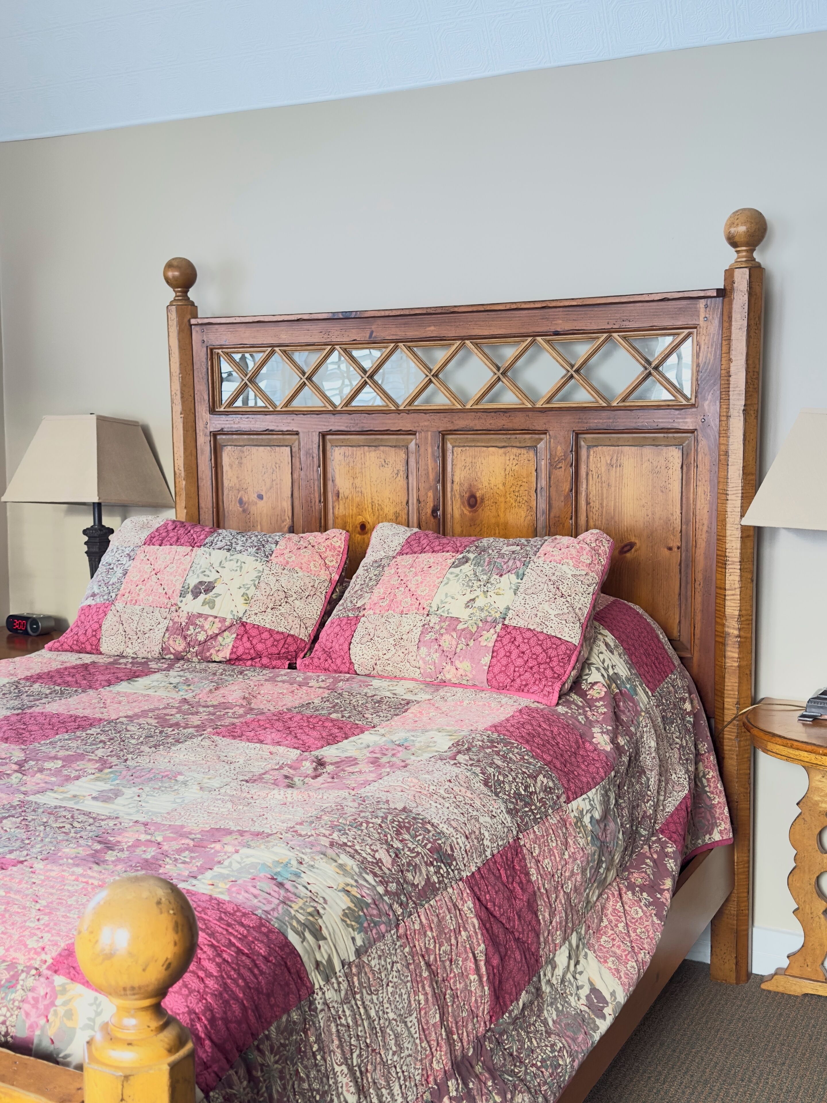 Ropa de cama de alta calidad y camas con pillow-top 