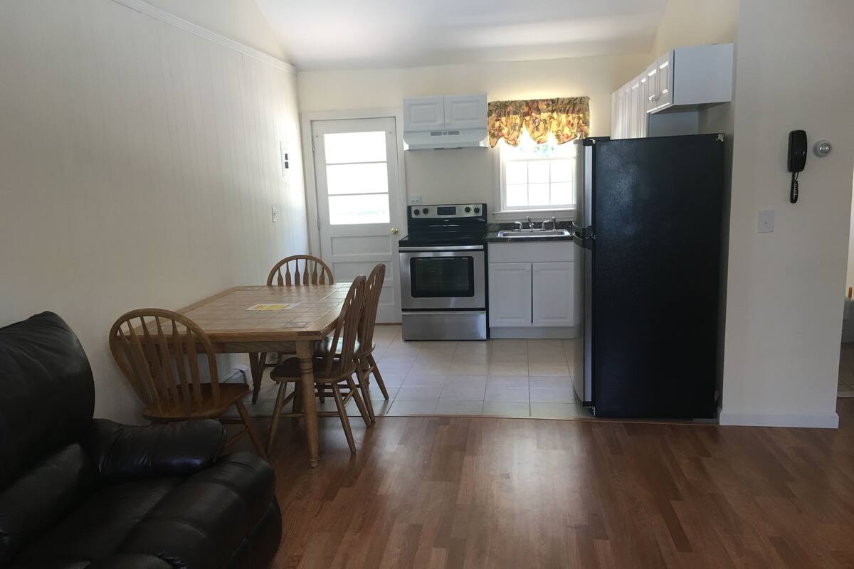 Suite, 2 Bedrooms | Private kitchen | Fridge, microwave