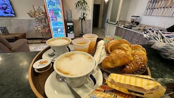 Tägliches inbegriffenes kontinentales Frühstück