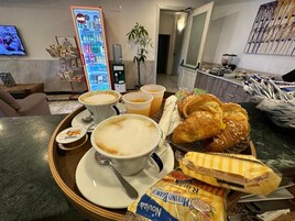 Free daily continental breakfast