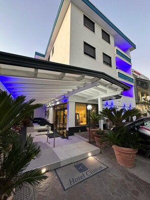 Exterior - Hotel Clinton (Casoria)