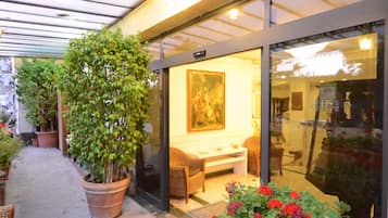 Chambre Simple | Terrasse/Patio