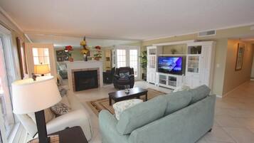 TV màn hình phẳng, iPod dock