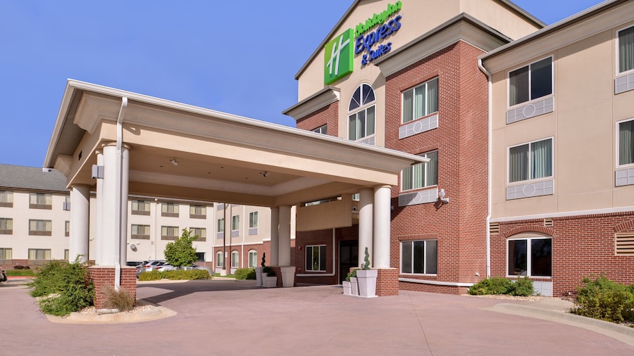 Holiday Inn Express Hotel & Suites Emporia Northwest by IHG