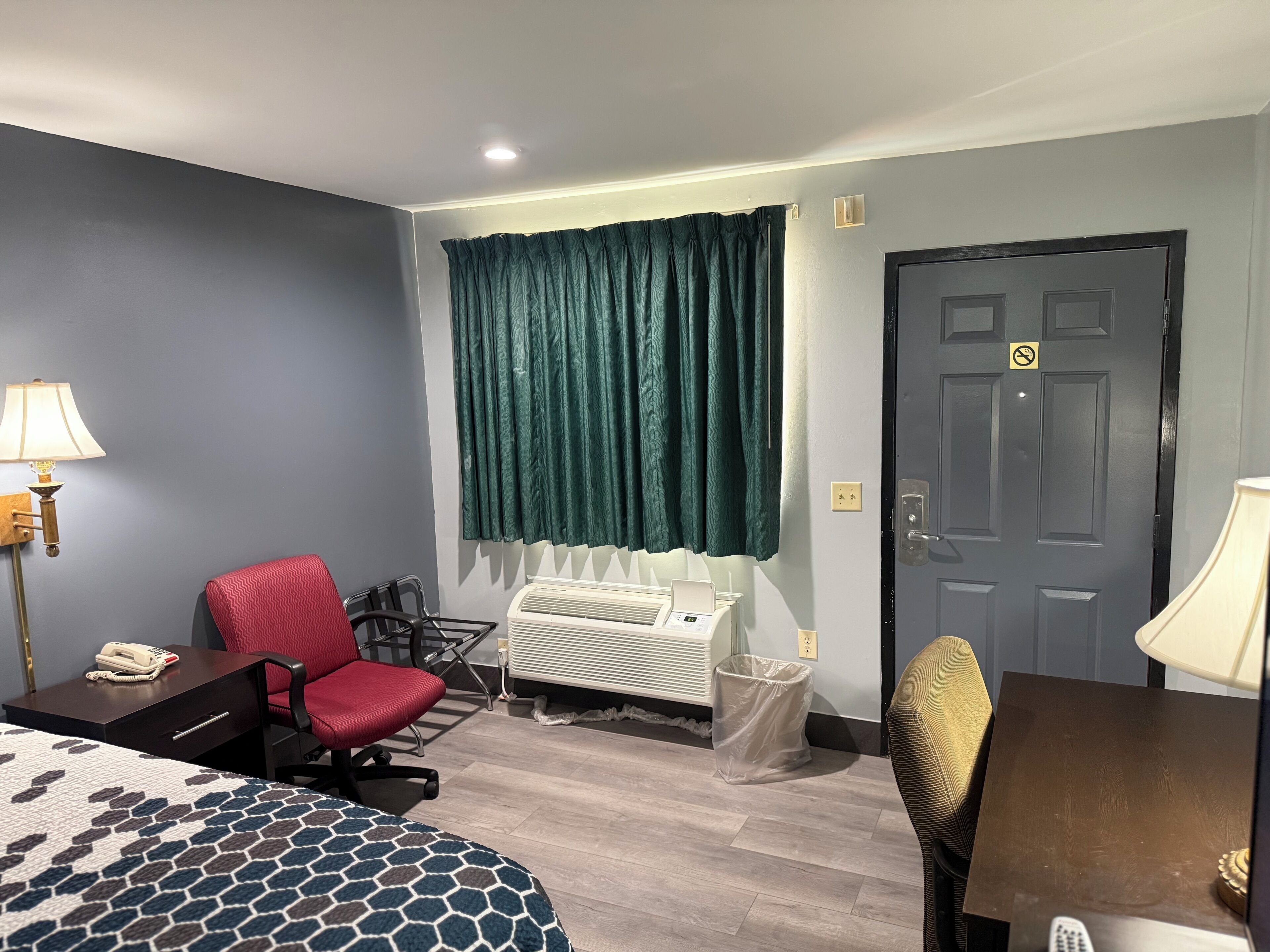 Basic Single Room | Free WiFi, bed sheets