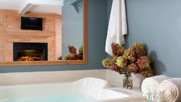 Jetted bathtub