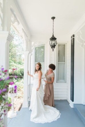 Outdoor wedding area - Riffles and Runs B & B (Bellefonte)