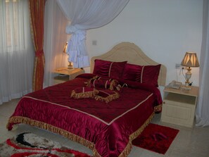 Desk, free WiFi, bed sheets