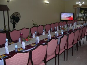 Meeting facility - Khalifa Executive Suites (Kampala)