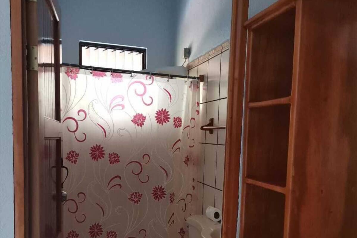 Superior Quadruple Room | Bathroom