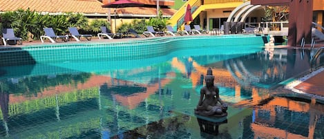 Outdoor pool, pool loungers