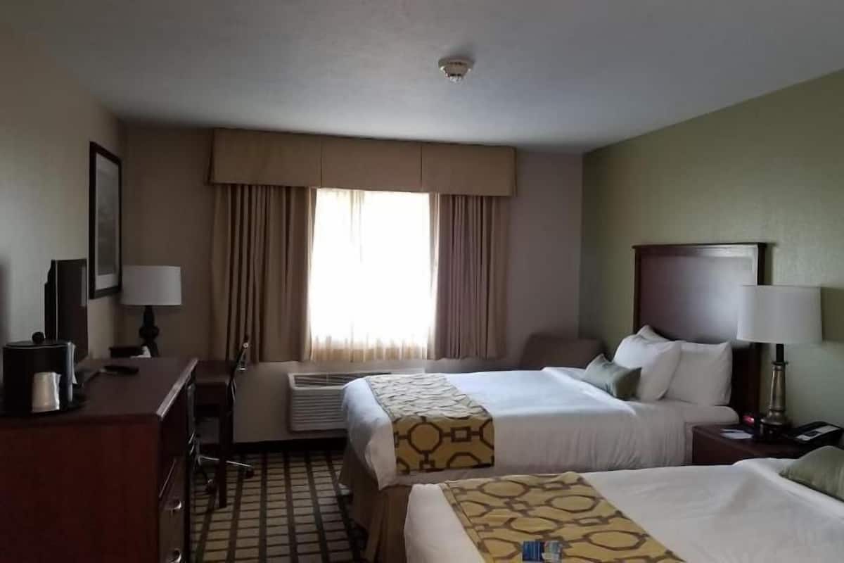 Desk, iron/ironing board, free cribs/infant beds, free WiFi