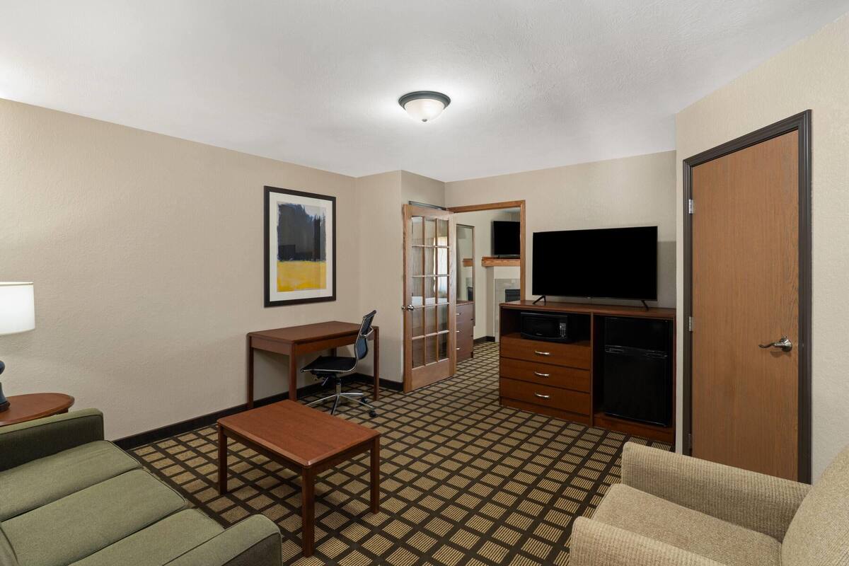 Suite, 1 Bedroom, Non Smoking (2 Queen Beds)