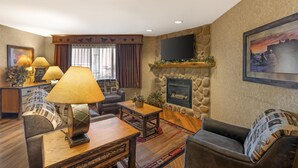 Suite, 1 King Bed, Non Smoking, Fireplace (with Sofabed) | Pillowtop beds, desk, blackout drapes, iron/ironing board - Best Western Plus Kelly Inn & Suites (Fargo)