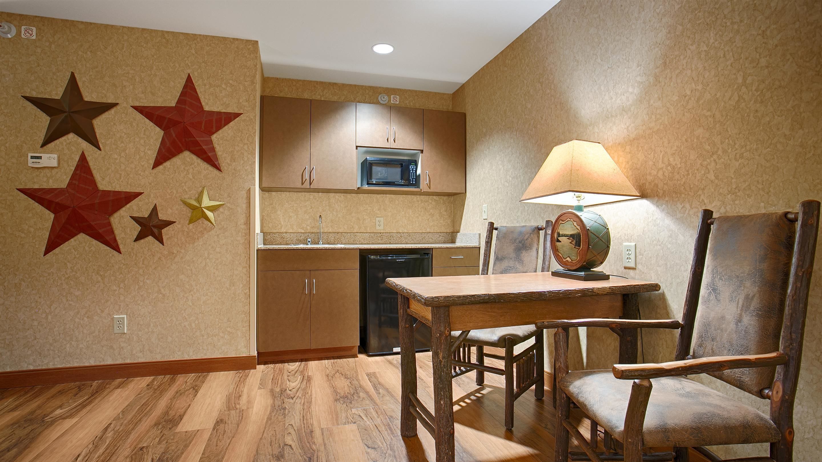 suite, 1 king bed, non smoking, fireplace (with sofabed) | pillow-top beds, desk, blackout curtains, iron/ironing board