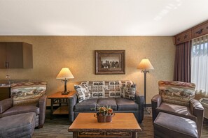 Pillow-top beds, desk, blackout curtains, iron/ironing board - Best Western Plus Kelly Inn & Suites (Fargo)