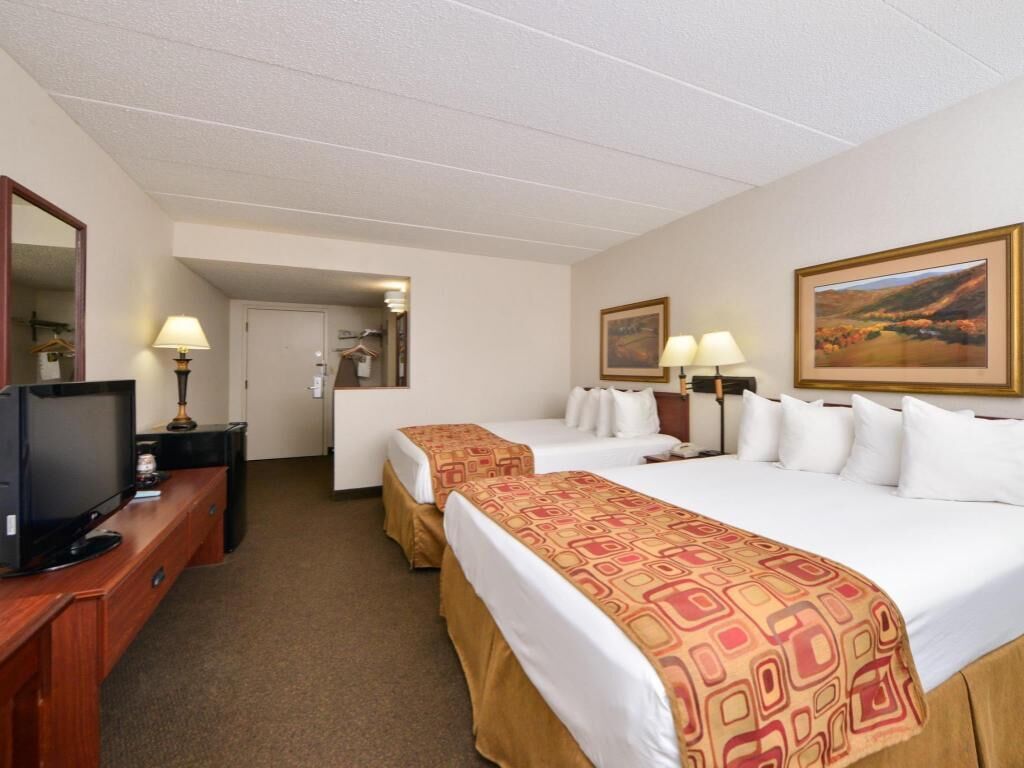 特厚豪華床墊、房內夾萬、書桌、手提電腦工作空間