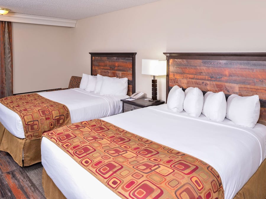 Pillowtop beds, in-room safe, desk, laptop workspace