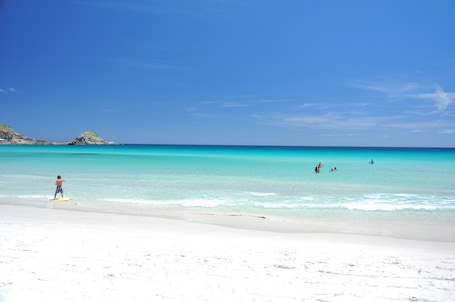 Playa privada en los alrededores, arena blanca