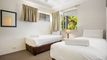 Apartemen, 2 kamar tidur | 1 kamar tidur, brankas, dan didekorasi berbeda-beda