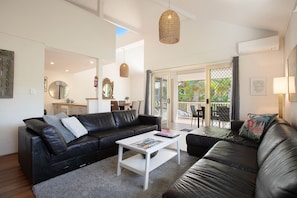 Apartment, 3 Bedrooms | Living area | Flat-screen TV, DVD player - Mariner Bay Apartments (Byron Bay)