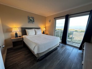 Suite Deluxe, 2 dormitoris, vistes a l'oceà, primera línia de mar | Caixa forta a l'habitació, decoració individual i mobiliari individual 