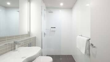 Shower, pancuran hujan, perlengkapan mandi gratis, dan pengering rambut