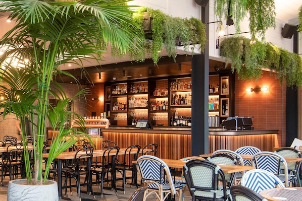 Aperto a pranzo e cena, cucina cinese