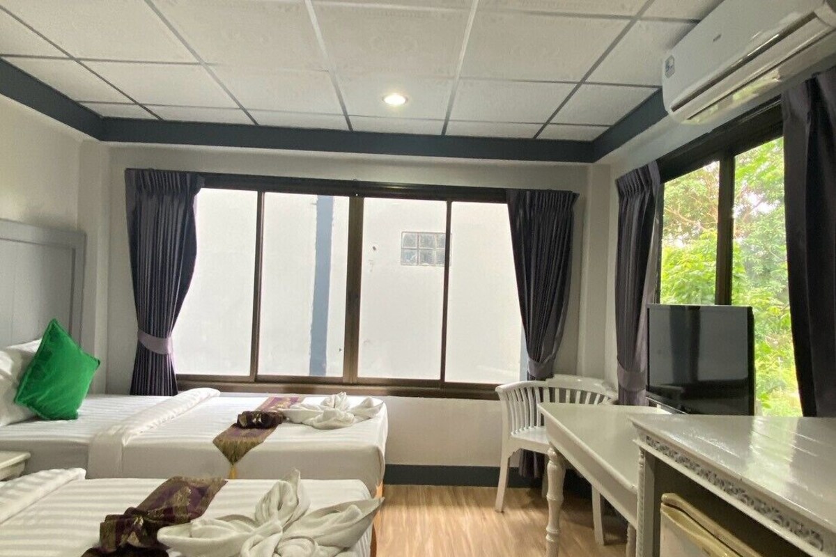 Superior Twin | 1 bedroom, minibar (some free items), in-room safe, desk